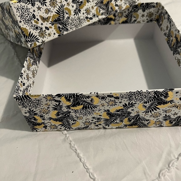 Authentic Dior paper gift box🔥🔥 - Picture 4 of 5